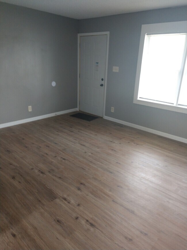 Building Photo - 1807 Southwood Dr