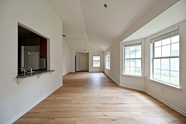 Building Photo - 108 N Mockingbird Cir