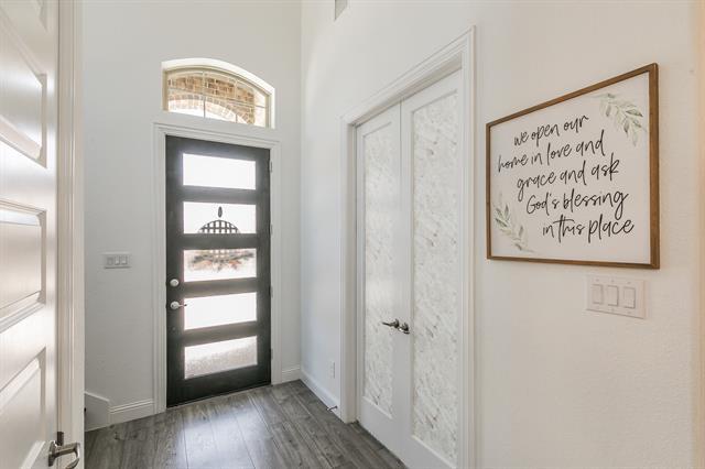 Building Photo - 711 Artesian Dr