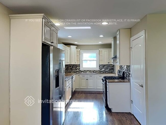 Building Photo - 9722 S 51st Ave