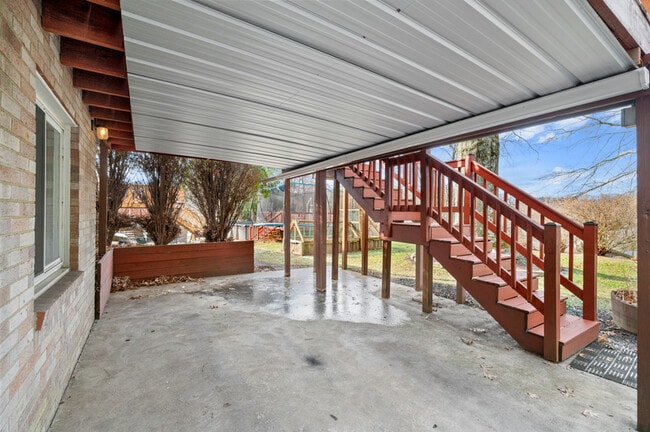 Building Photo - 108 Kings Point Rd