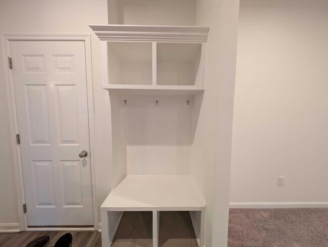 Building Photo - 8246 Woodstar Dr