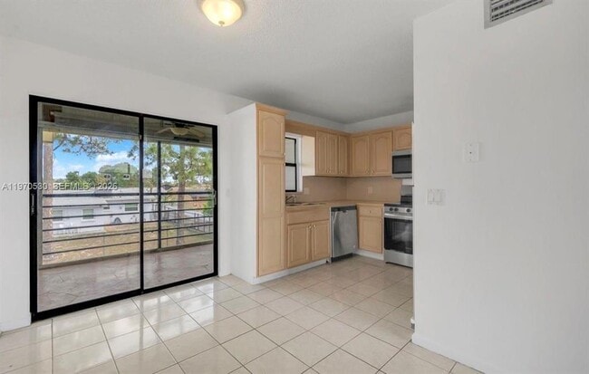 Building Photo - 5894 Longbow Ln