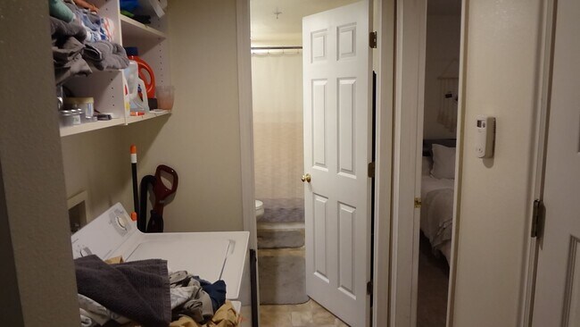 Building Photo - Perfect One Bedroom next to Provo Rec Cent...