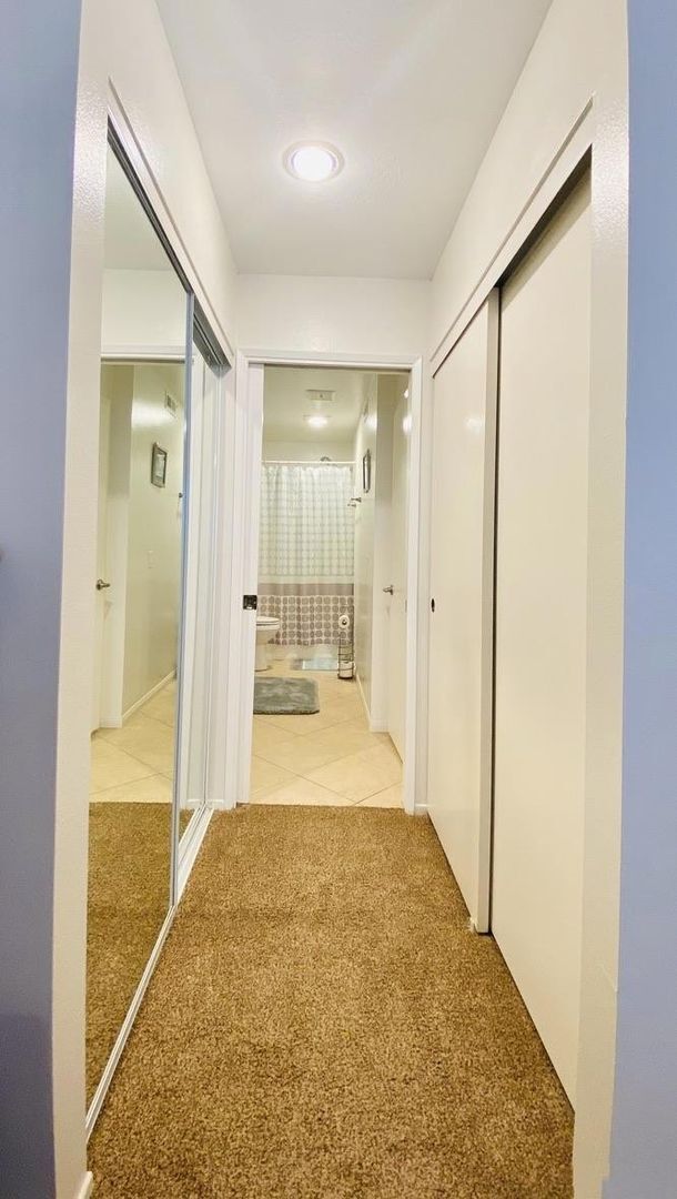 Building Photo - Eastlake Shores Downstairs Condo feat. Two Bedrooms and Two Bathrooms