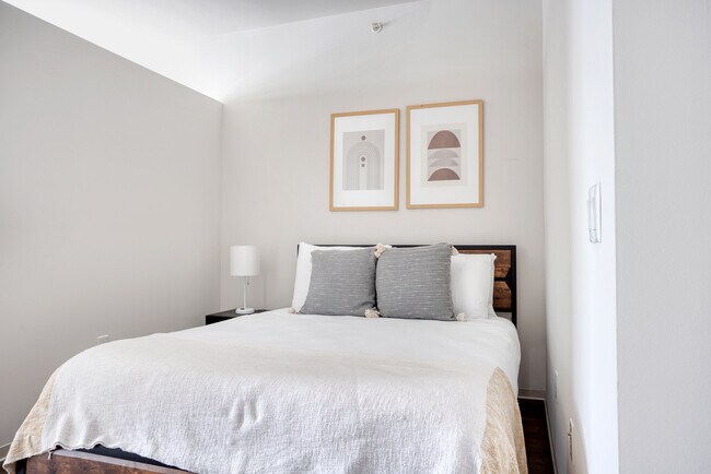 Building Photo - 445 Artisan Way