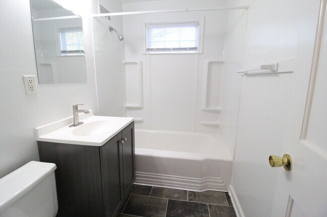 Building Photo - 1 Bedroom 1 Bath Duplex in Navy Hill Area in Olathe