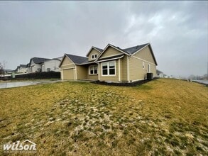 Building Photo - Upcoming 4-Bedroom Gem with Modern Charm and 2 Bath House for Rent!