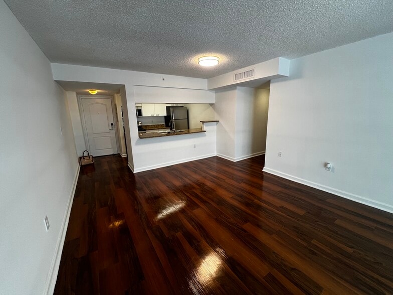 Primary Photo - 349 NE 33rd St
