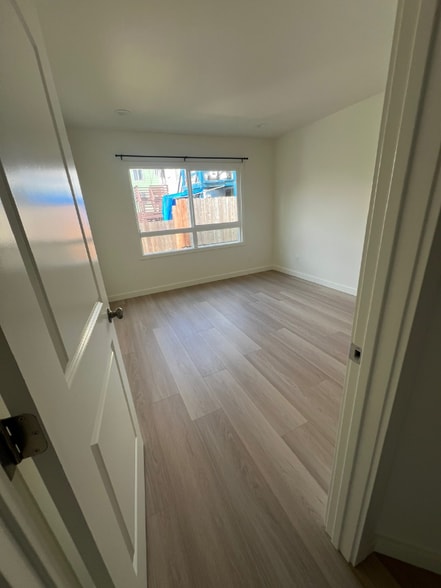 Building Photo - 10 Pueblo St