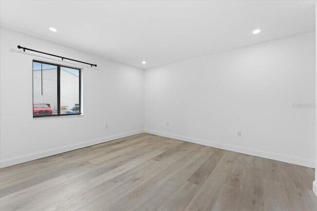 Building Photo - 11525 8th Way N