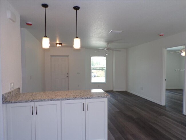 Building Photo - 29401 Goodhue St