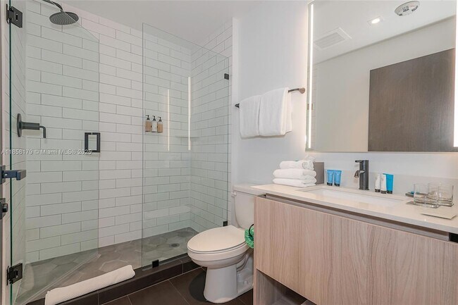 Building Photo - 398 NE 5th St