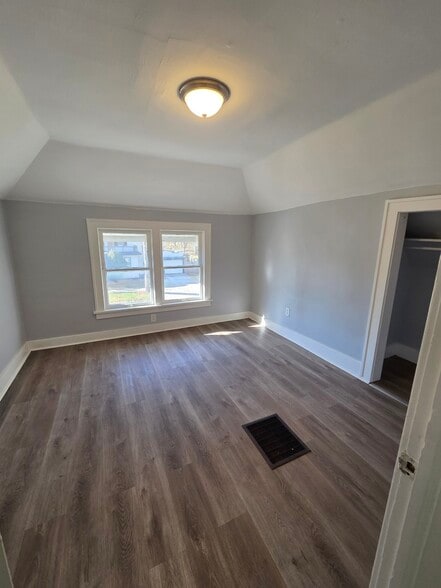 Building Photo - 1094 Williams St