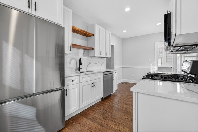 Building Photo - 741 S Jackson St