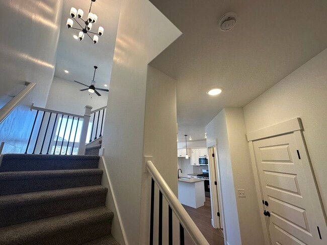 Building Photo - 5260 Acacia Dr