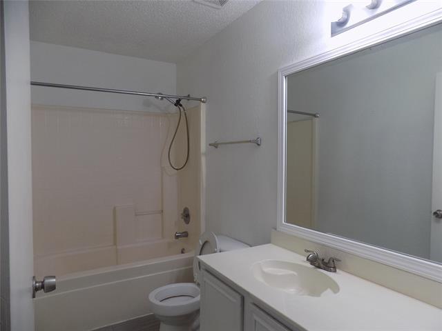 Building Photo - 6009 Castanada Dr