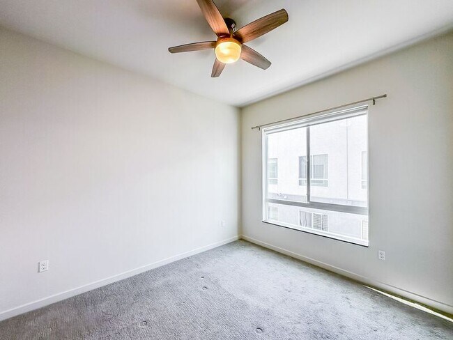 Building Photo - 2055 Bravo Loop