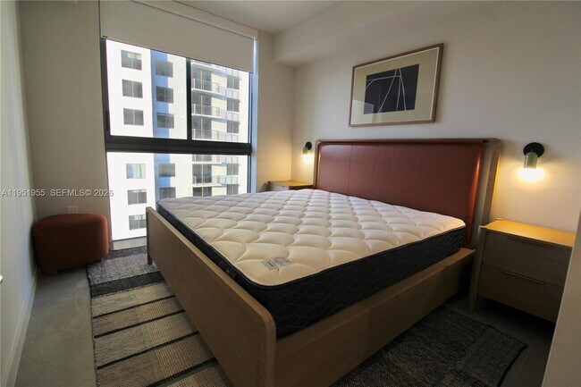 Building Photo - 698 NE 1st Ave