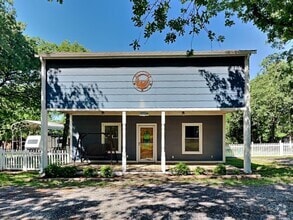Building Photo - COUNTRY LIVING AT IT'S FINEST!