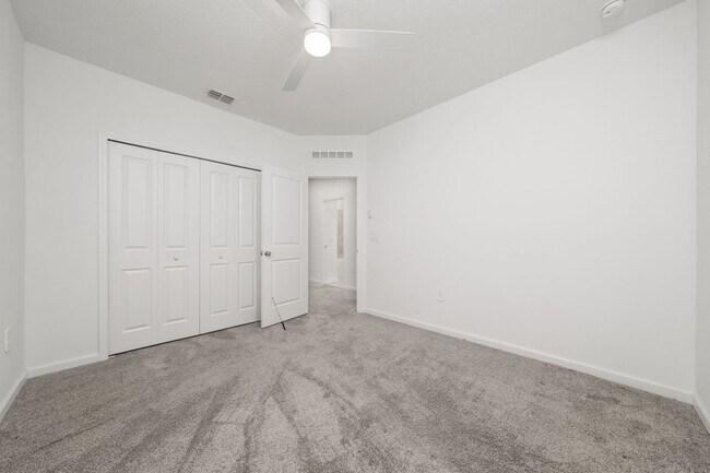Building Photo - 3330 Laurent Lp