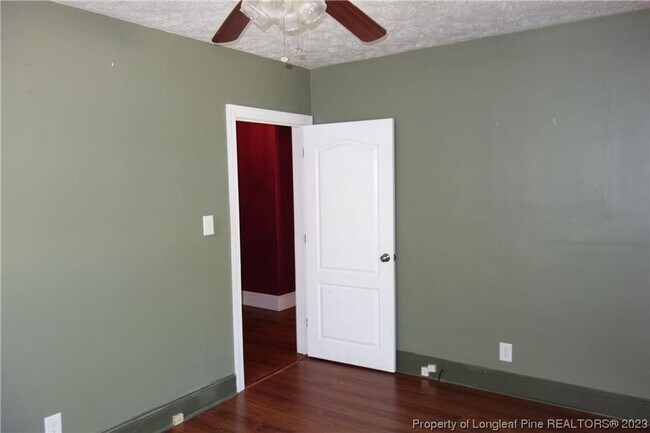 Building Photo - 2-Bedroom, 1-Bath House