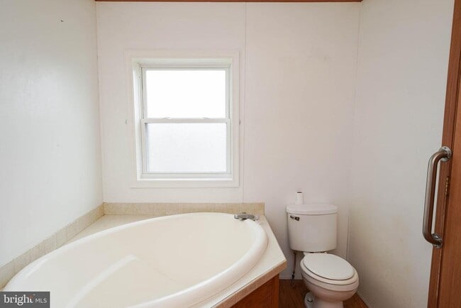 Building Photo - 12179 Country Dr