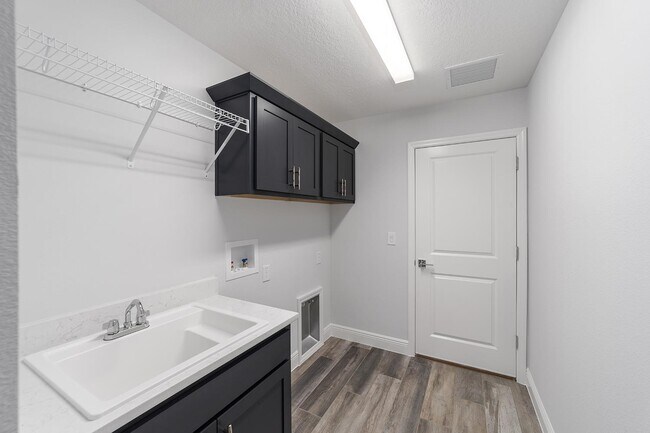 Gas Washer and Dryer Included - 1577 Whalin Way
