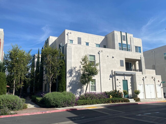 Building Photo - Downtown Upland Condo for Lease