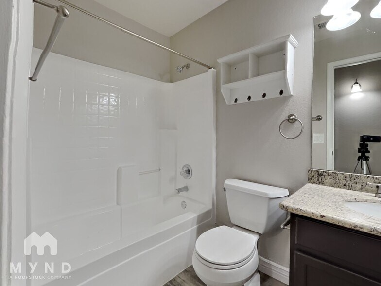 Building Photo - 4646 N 84th Ln