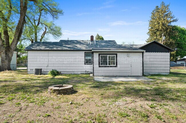 Building Photo - 18420 E Bow Ave