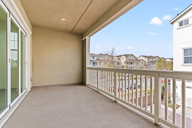 Building Photo - Sun-Filled Corner 4BR w/ Dual Yards & Panoramic Indoor-Outdoor Flow