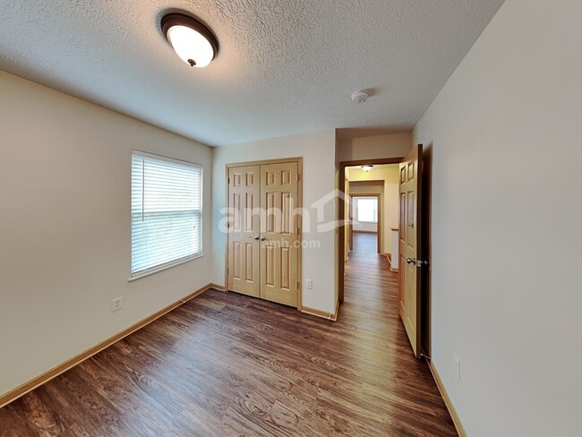 Building Photo - 6213 Home Park Dr