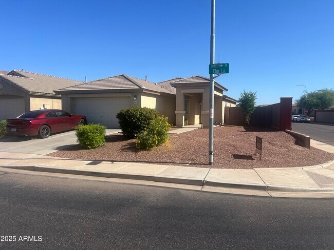 Building Photo - 10833 W Elm Ln