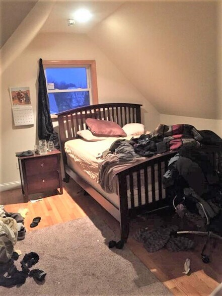 Building Photo - 167 Pearl St