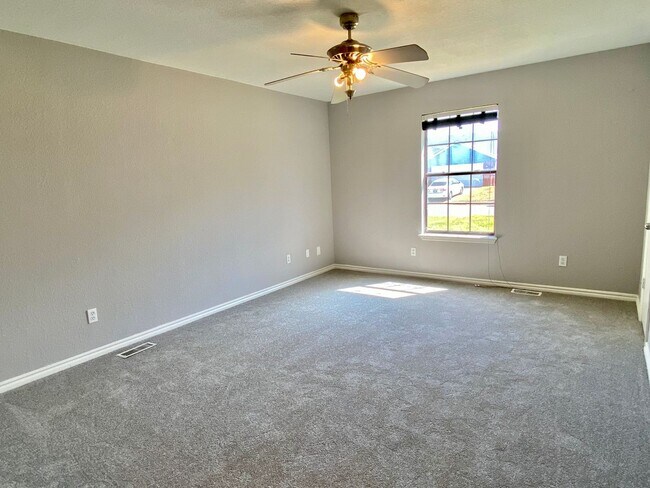 Building Photo - Great 3 bed 2 bath home in Edmond!