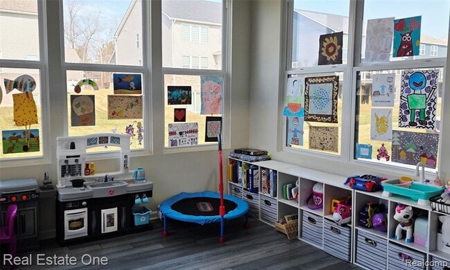 Building Photo - 2720 Tulip Wy