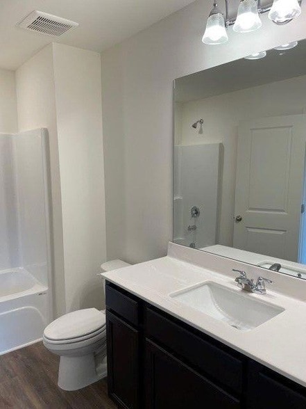 Building Photo - 241 Grand Central Wy