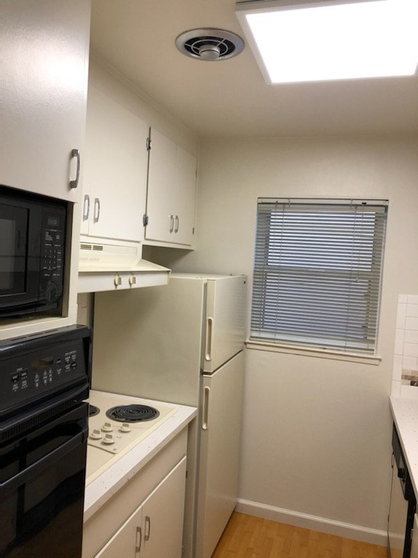 Building Photo - 1405 Oak Grove Ave