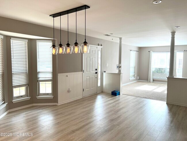 Building Photo - 21 Durant Ave