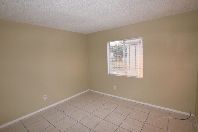 Building Photo - 3115 Split Willow Dr