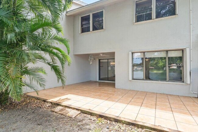 Building Photo - 624 Deer Creek Blvd
