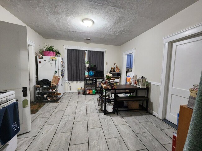 Building Photo - 33 Trenton St