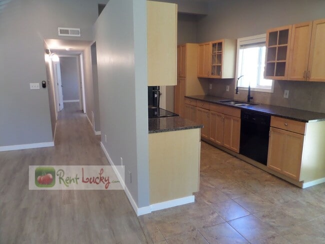 Building Photo - Adorable 3-Bedroom Home w/Large Fenced Yar...