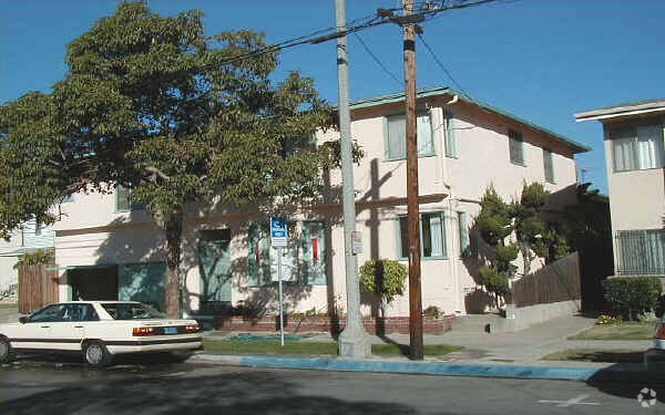 Building Photo - 1521 E 2nd Street