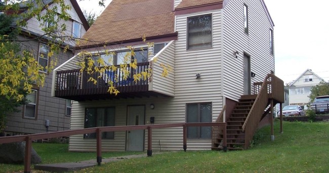 Front of duplex facing 4th St - 1209 E 4th St