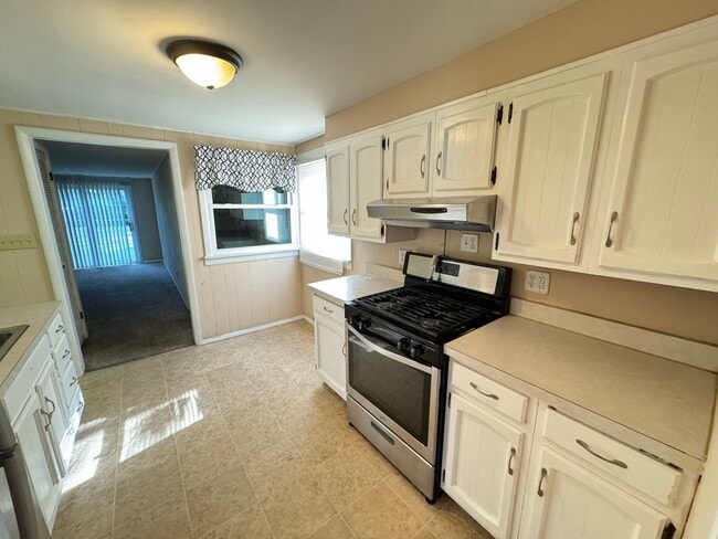 Building Photo - Charming 2-Bedroom, 1-Bathroom Home – $1,195/Month | 1,068 Sq. Ft.