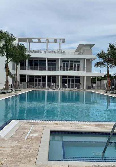 Building Photo - 10260 NW 63rd Ter