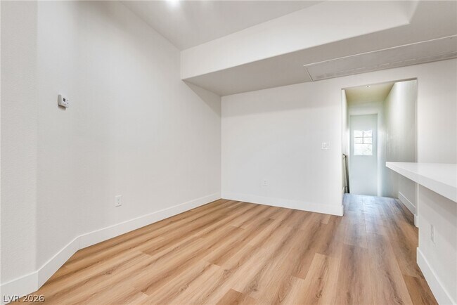 Building Photo - 10550 W Alexander Rd