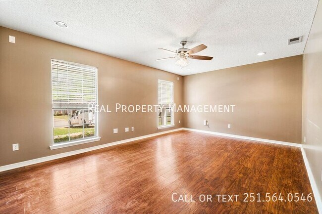 Building Photo - 9631 Royal Woods Dr N